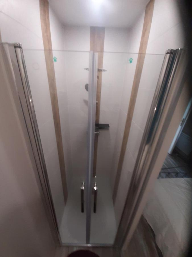 3 Apt T2 Cosy De 40 A 50 M2 Ideal Pour Un Deplacement Pro " Les Iris " Bourg-Saint-Andéol Kültér fotó